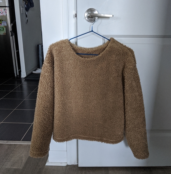 ✨2 for $45✨Uniqlo Teddy fleece sweater - Picture 2 of 4